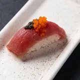 Niguri de Atum com Pesto e ovas